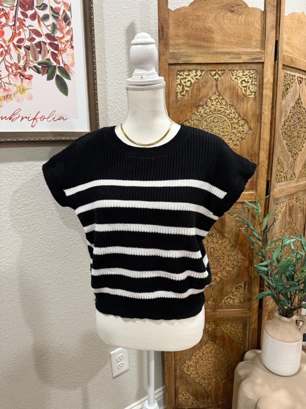 Moon and Madi’s. Black & White Striped Knit Sweater 0017